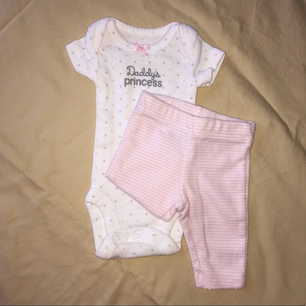 Carter’s Short Sleeve 2 piece Outfit *Preemie size